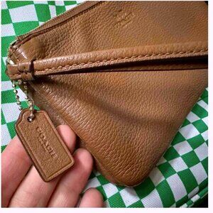 COACH Pebbled Leather Wristlet Clutch purse wallet cardholder Double Zip brown